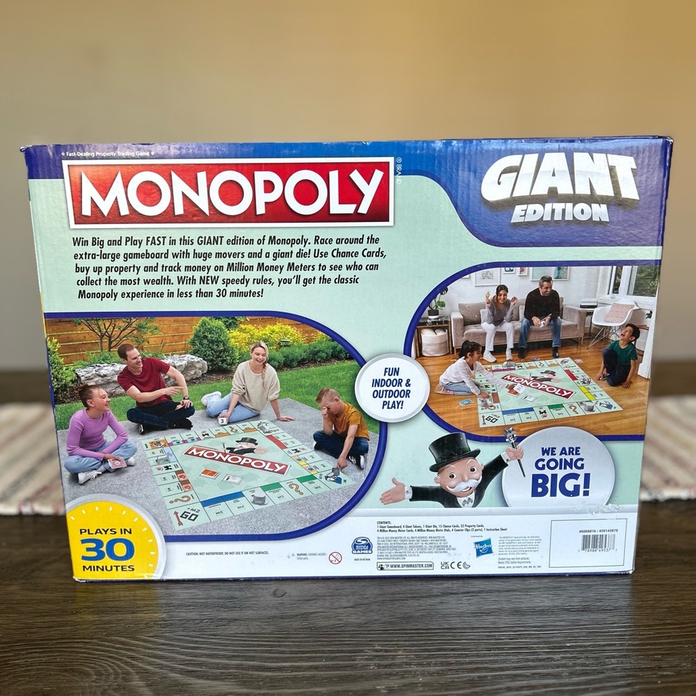 Monopoly Giant Edition NEW! - Picture 2 of 2